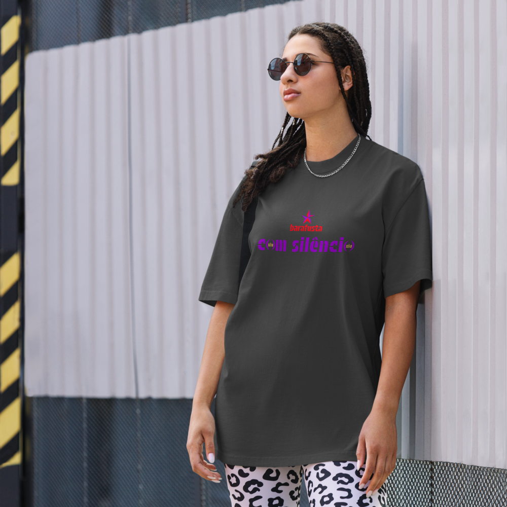 T-shirt Silêncio Modelo Oversized