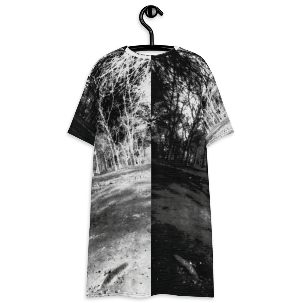 Women's T-shirt dress with photographic and modern urban style.
