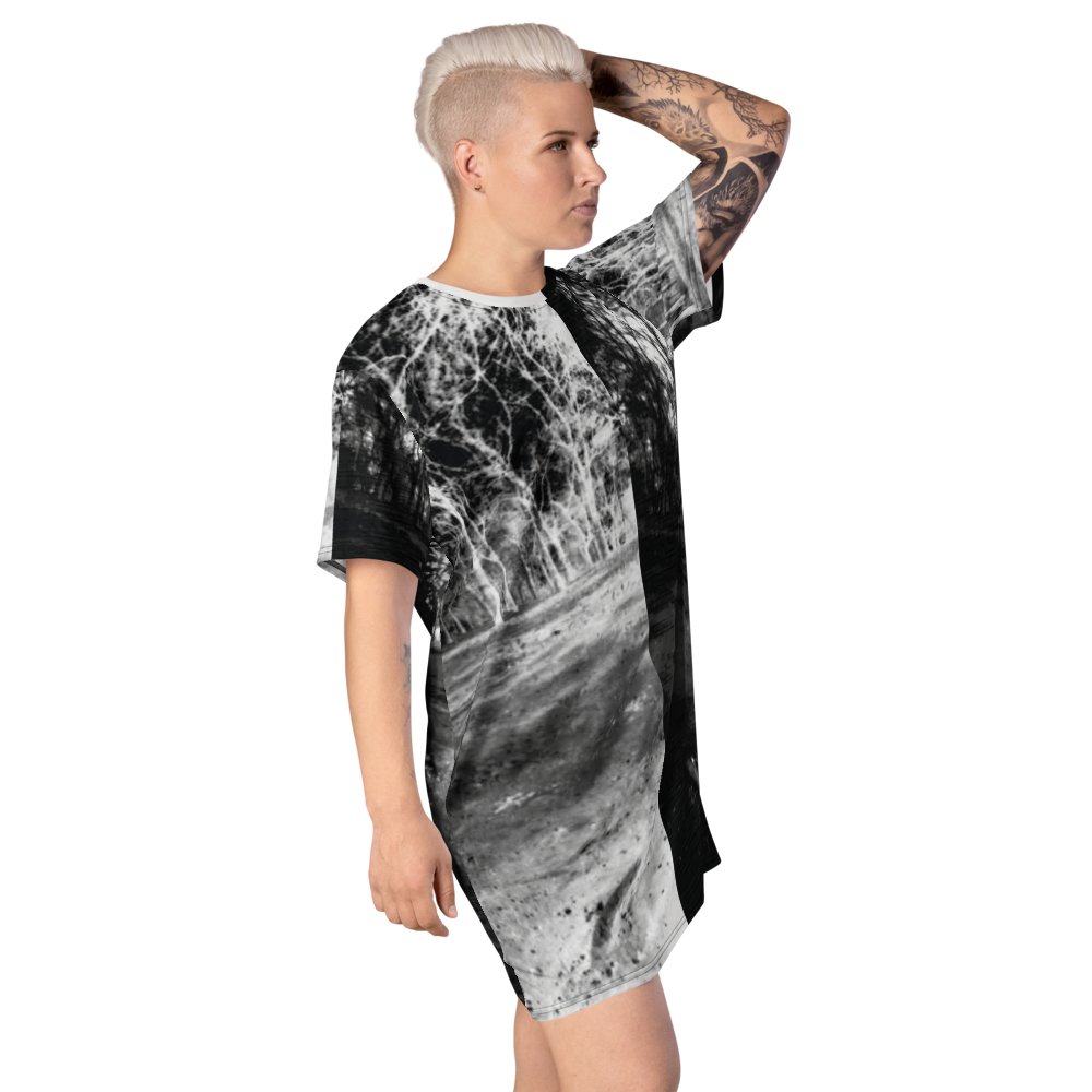 Women's T-shirt dress with photographic and modern urban style.
